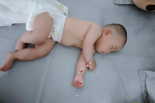 柳林宝宝老打喷嚏怎么办